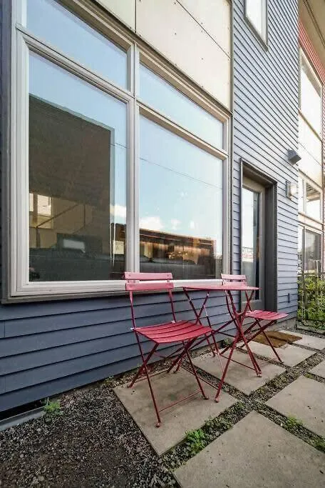 Hébergement de vacances #Stayinmydistrict Buckman Open Loft-Style Townhome Portland