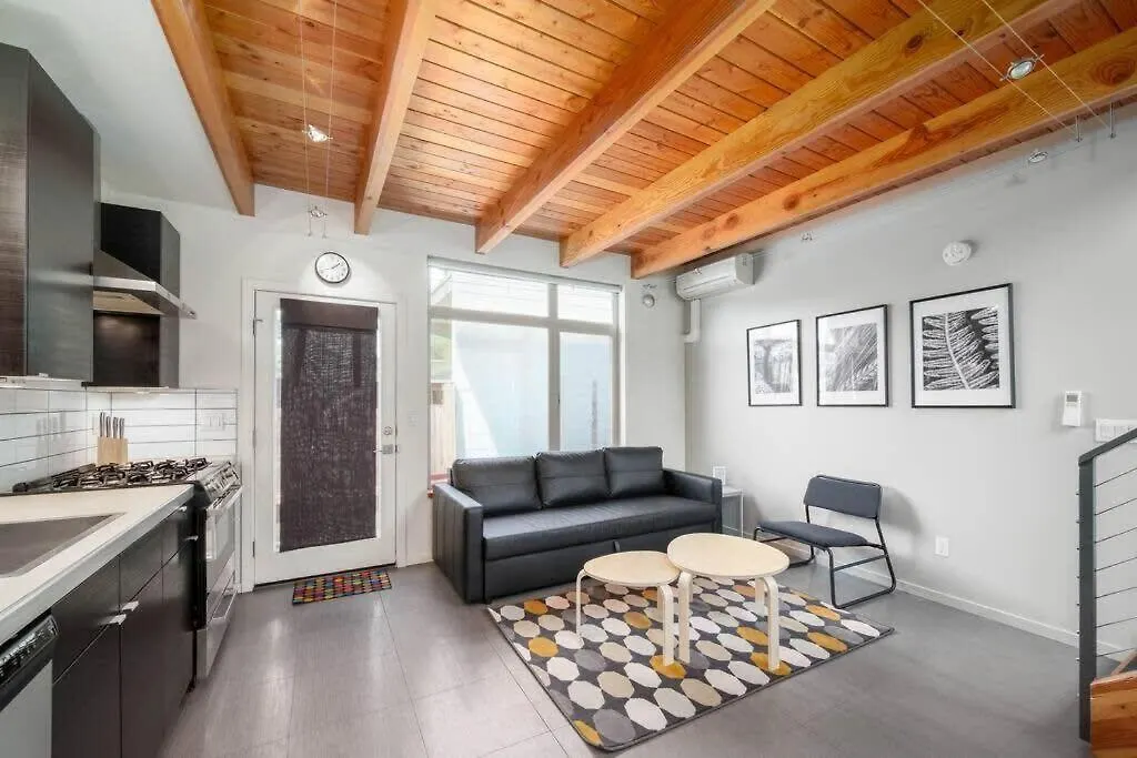 #Stayinmydistrict Buckman Open Loft-Style Townhome Portland